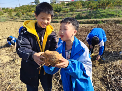 劳动润心促成长 禁毒筑堤护青春——文正学校开展主题研学实践